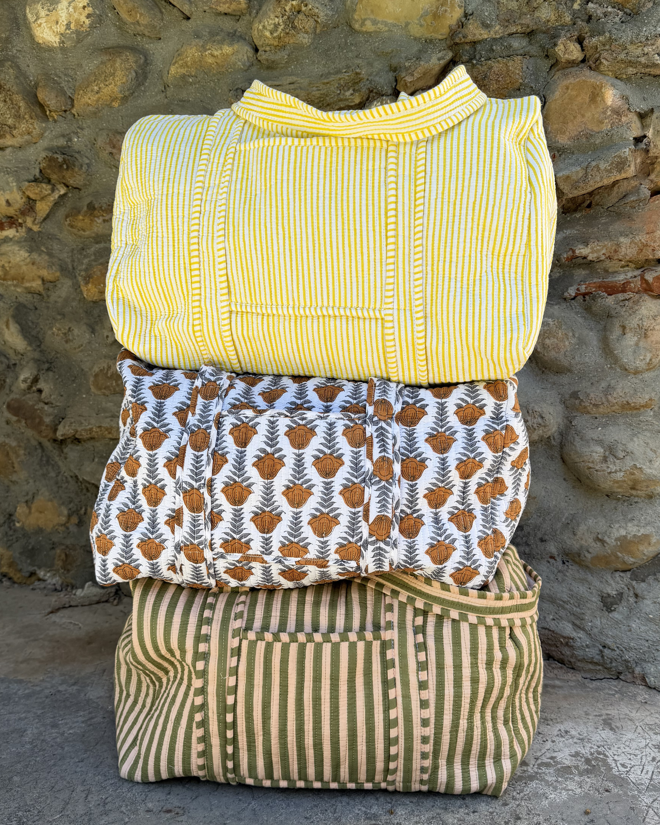 Sac de voyage matelassé Bloom Marigold à motif floral cuivré, coton block print de Jaipur